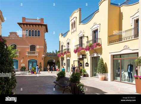 Tumi Outlet, La Roca Village — Catalonia, Spain .